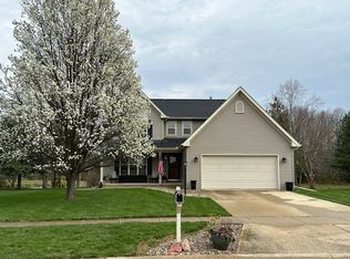 4013 Appletree Dr, Monticello, IL 61856