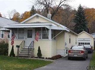 19 Ridge Rd, Rensselaer, NY 12144