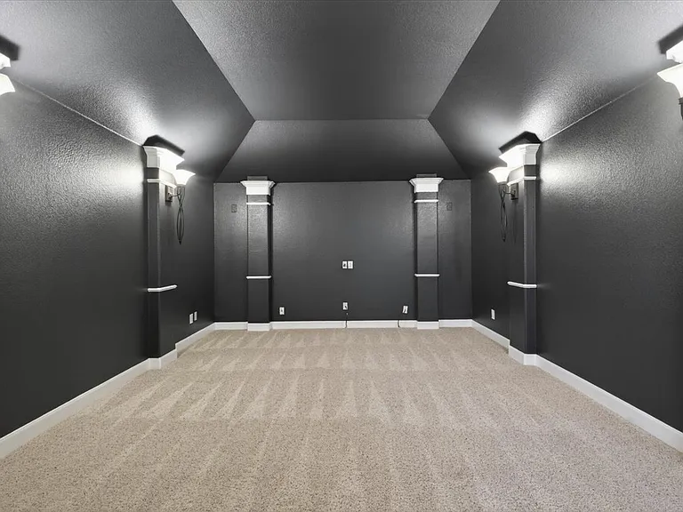 14668 Blakehill Dr — Photo 30