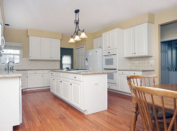 4th image of 1034 Omalley Dr