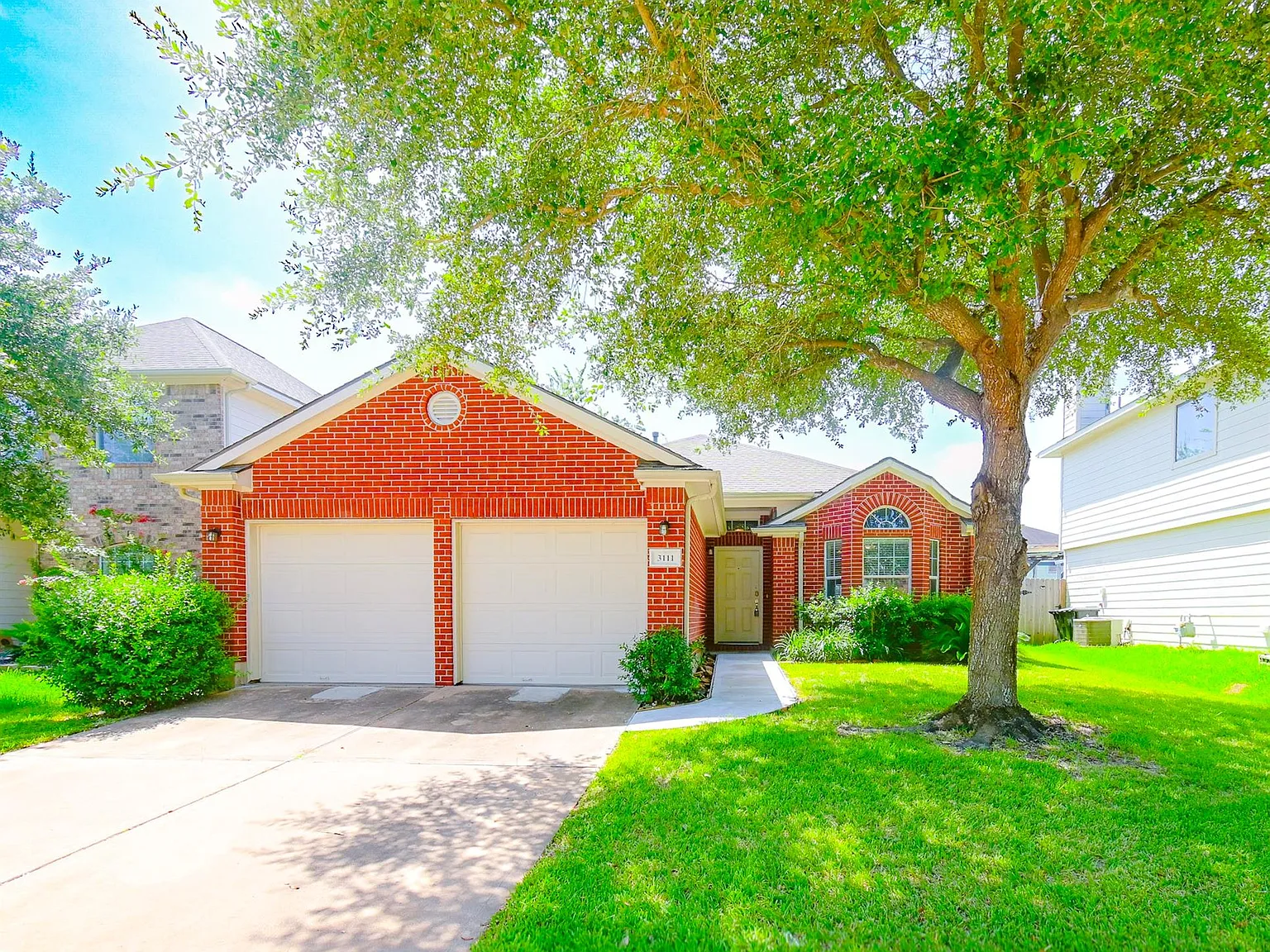 3 bed, 2.0 bath, 1646 sqft, $2,050 — Photo 3
