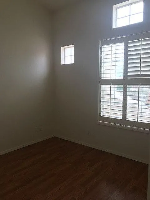 1085 San Tropez Court — Photo 4