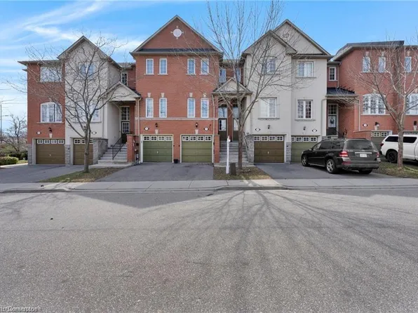 435 Hensall Cir #176, Mississauga, ON L5A 4P1