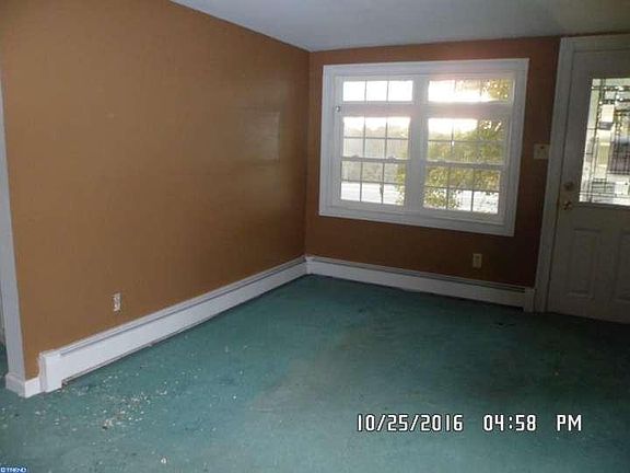 2nd image of 1353 N Gravel Pike