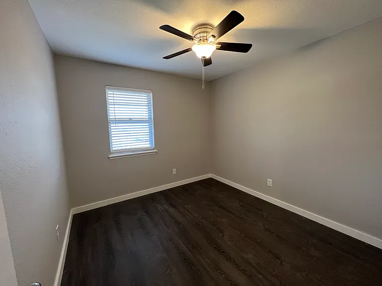 2725 N 155th Ter #2725 — Photo 10