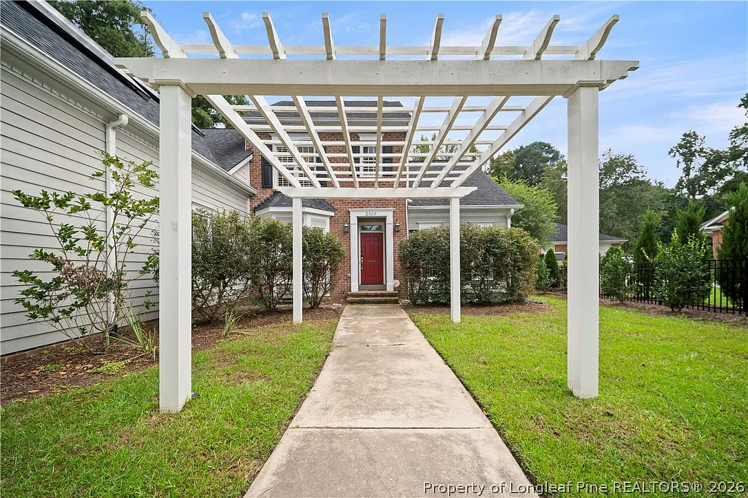 5 bed, 3.5 bath, 3619 sqft, $3,900 — Photo 4