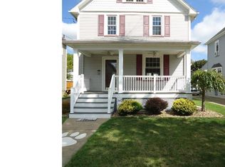 182 E Martin St, East Palestine, OH 44413