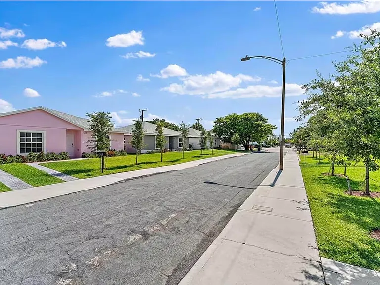 565 Lilac Ct — Photo 29