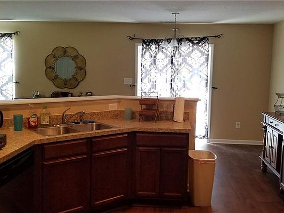 5th image of 3070 Countryside Dr