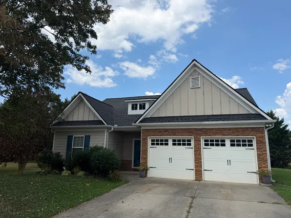 13 Barrett Ln, Cartersville, GA 30120