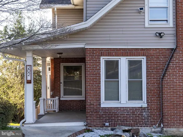 202 Walnut St, Lemoyne, PA 17043