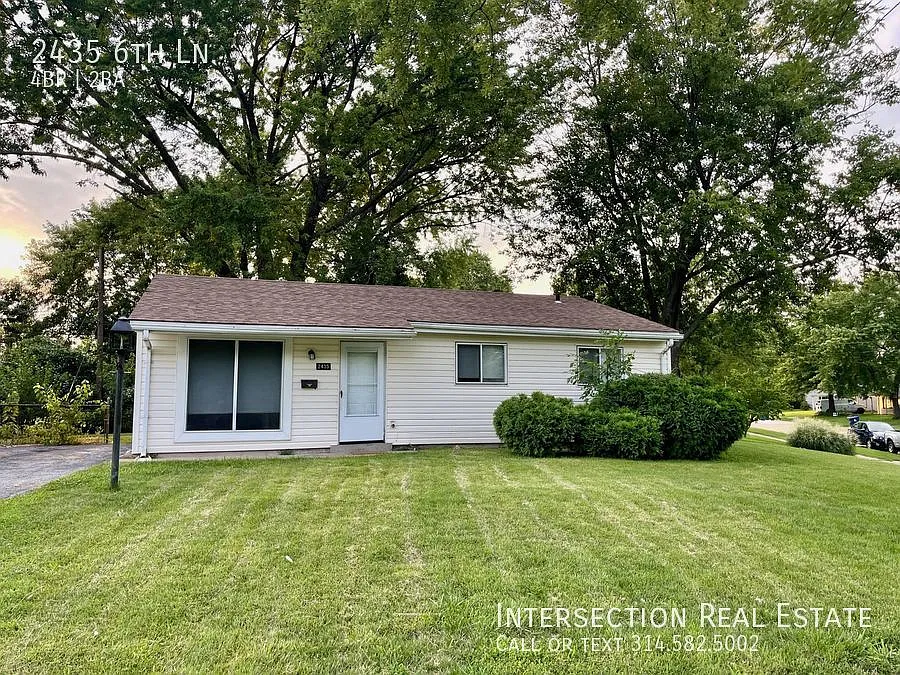 2435 6th Ln photo 1