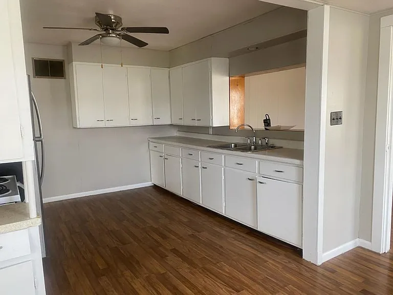 1711 W Main St — Photo 2