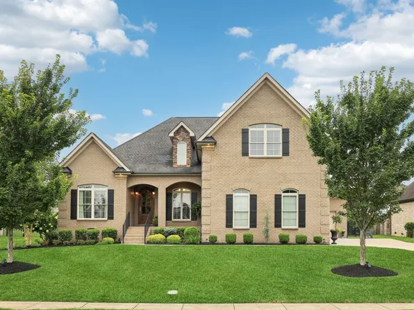 3318 Vintage Grove Pkwy, Murfreesboro, TN 37130