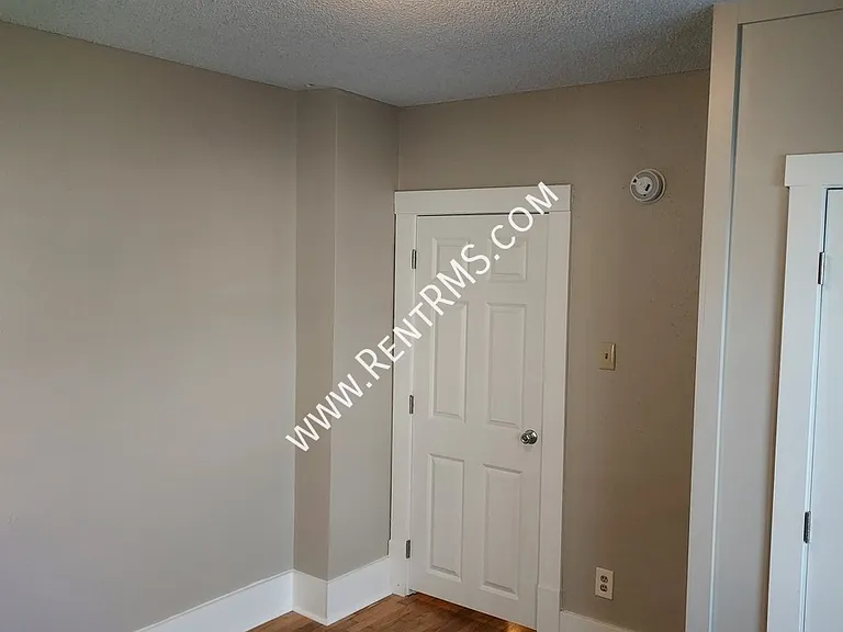 420 SW Lincoln St — Photo 16