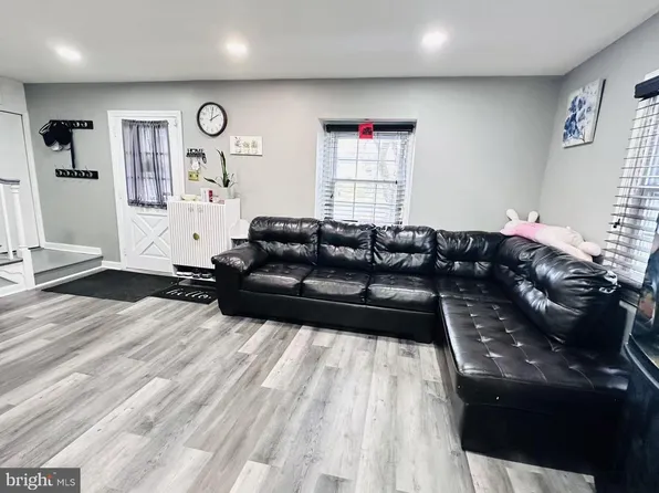 556 Anne St, Huntingdon Valley, PA 19006