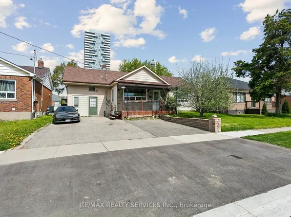 30 Eastern Ave, Brampton, ON L6W 1X6