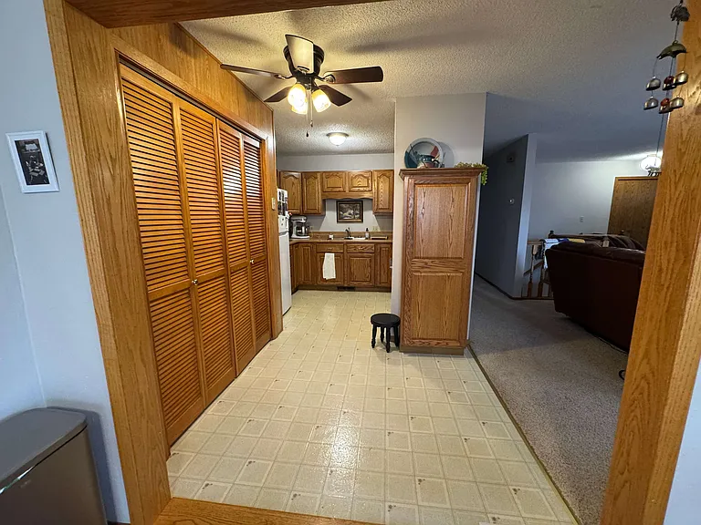 1403 Orchard Dr — Photo 5
