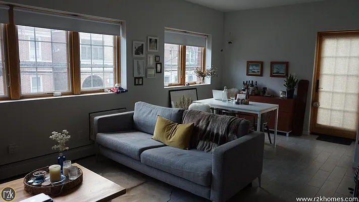 Rented by Realty 2000 Corp | media 4