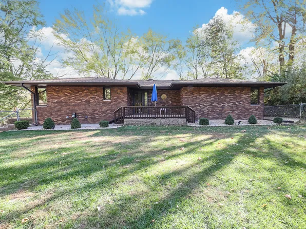 6120 E Deerfield Dr, Coal City, IL 60416