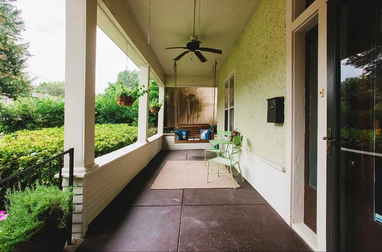 3 bed, 2399 sqft, $2,600 — Photo 2