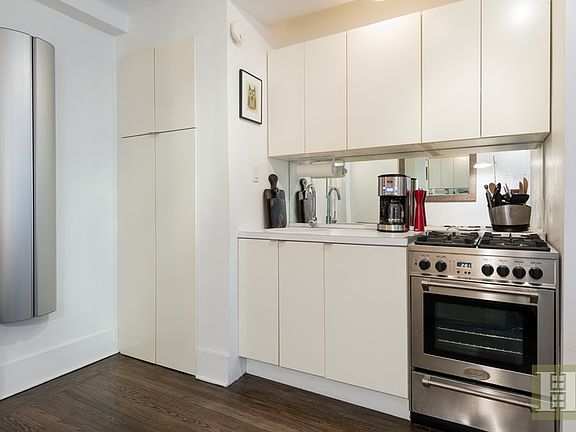 3rd image of 457 W 57th St #312