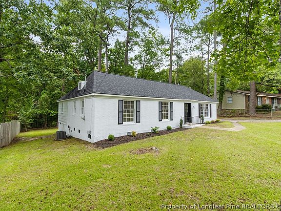 3rd image of 744 Buena Vista Dr