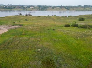3076 Lake Front Dr, Jamestown, ND 58401