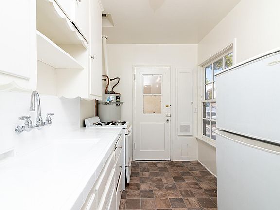 5th image of 5801 San Vicente Blvd