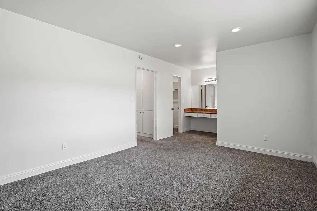 Building Photo - Balboa Apartments