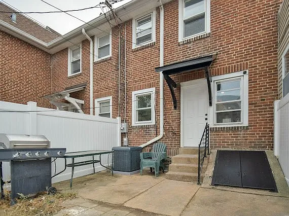 205 S Union St — Photo 17
