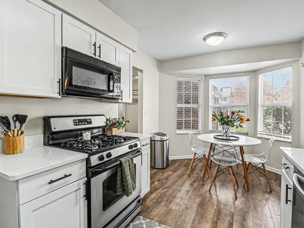 233 Fieldcrest St, Ann Arbor, MI 48103