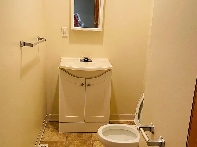 33 Wanda Ave #1 — Photo 8