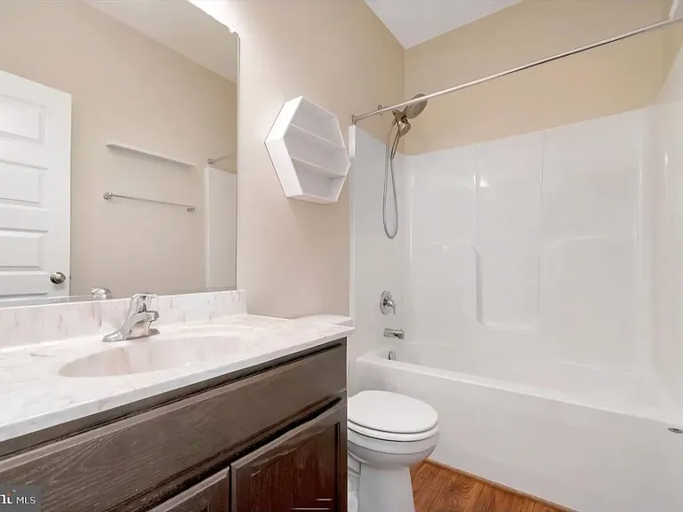 106 Ridgeway St — Photo 8