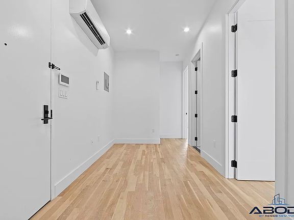 4th image of 511 Meeker Ave #2C