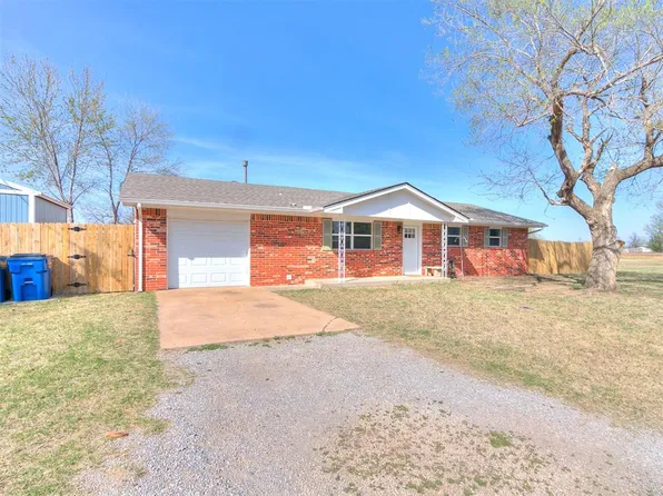 121 W 4th St, Union City, OK 73090