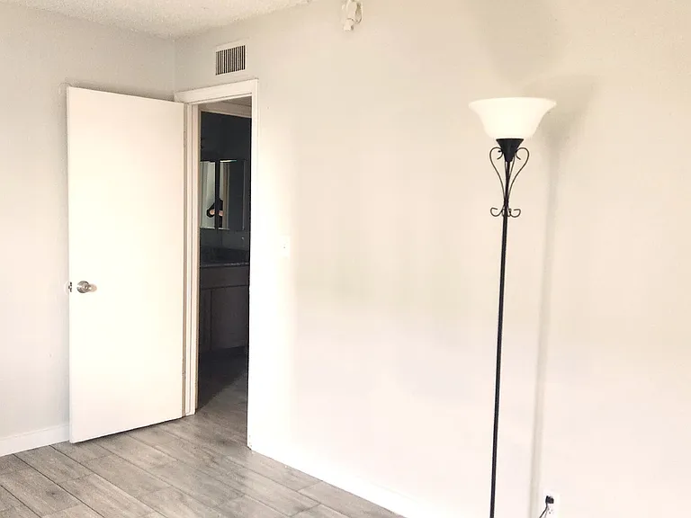 5112 N 28th Dr #3 — Photo 12