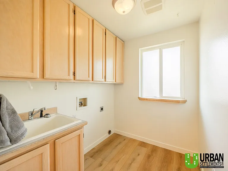 4112 E 23rd Ave — Photo 2