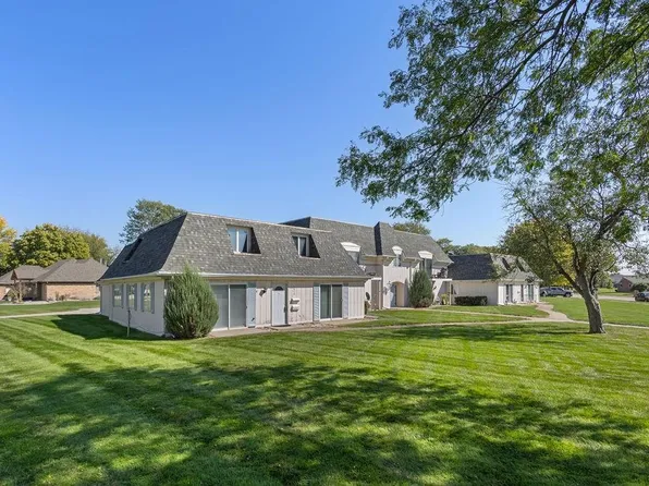 1910 32nd St APT 201, Columbus, NE 68601