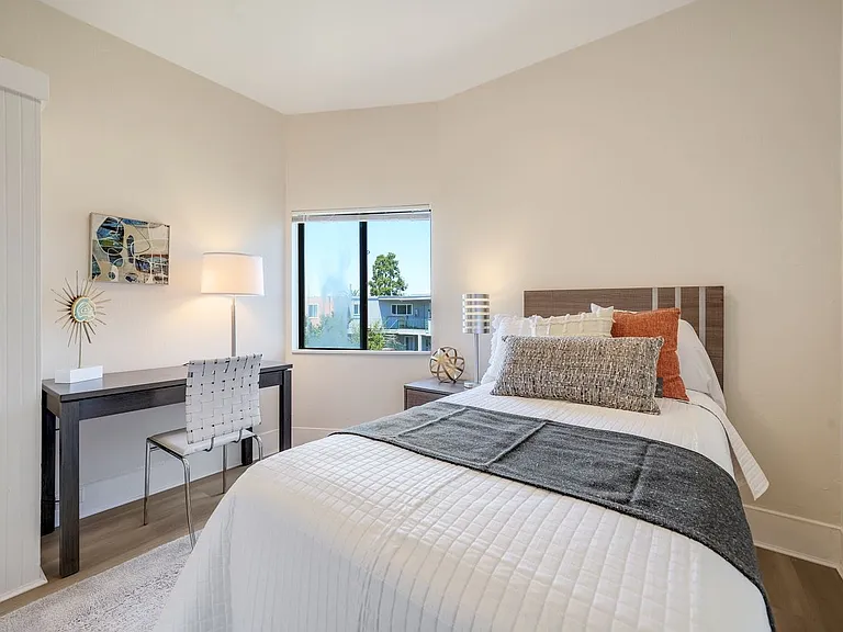2620 Hillegass Ave. — Photo 22