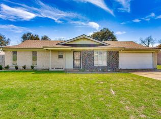 8105 Chapin Rd, Benbrook, TX 76116