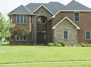 1817 Cobble Creek Dr, Mahomet, IL