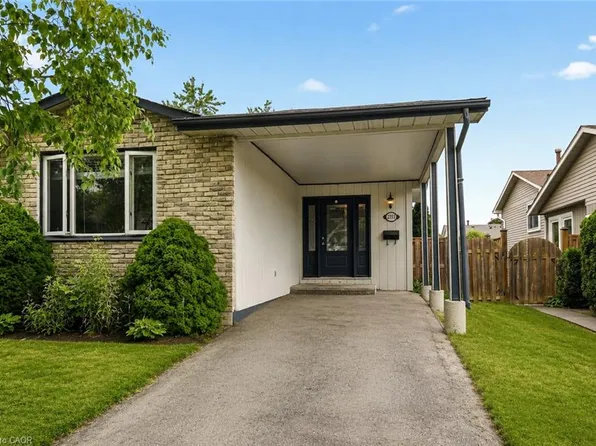 2353 Middlesmoor Cres, Burlington, ON L7P 3X4