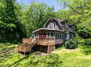 502 S Apple River Rd, Elizabeth, IL 61028