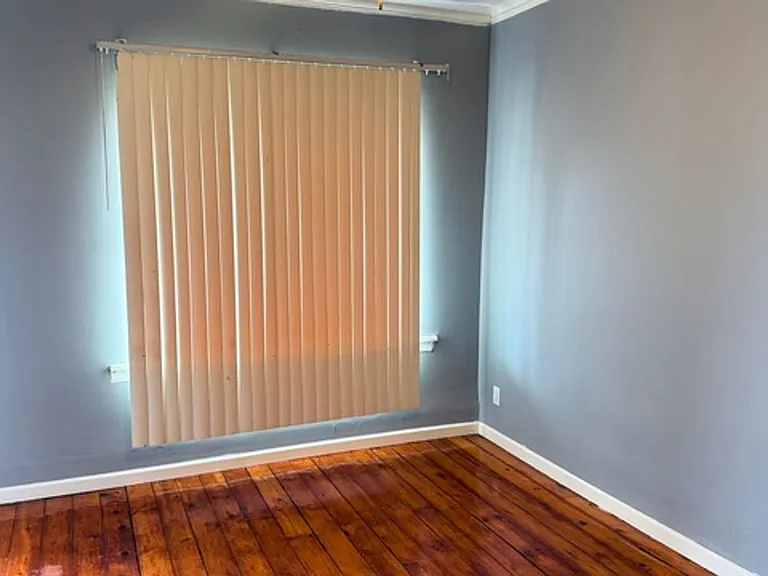 8224 S Muskegon Ave — Photo 2