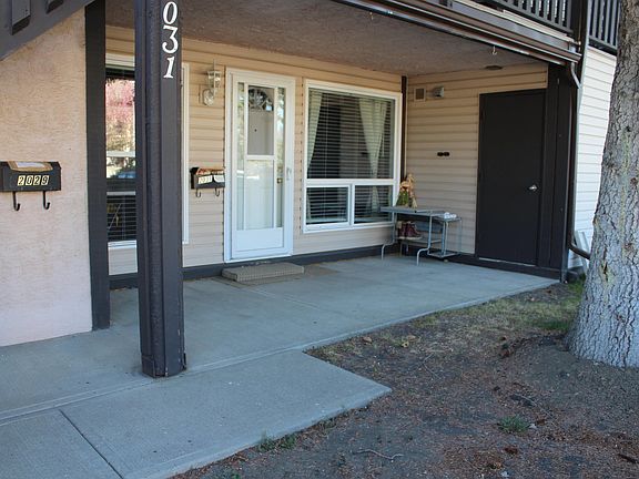2nd image of 2031 Saddleback Rd NW