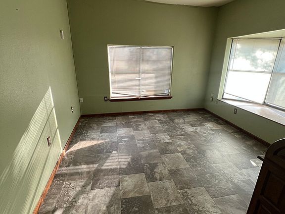 3rd image of 601 Como