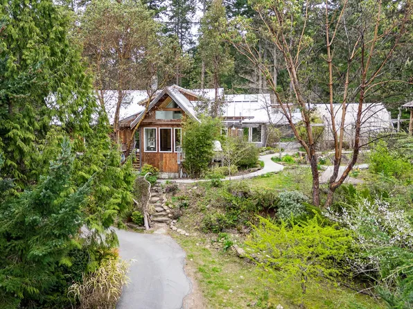 375 Village Bay Rd, Southern Gulf Islands, BC V0N 2J2