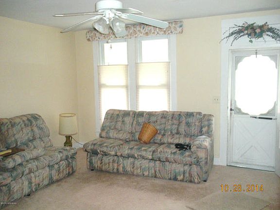 4th image of 676 Lynn St