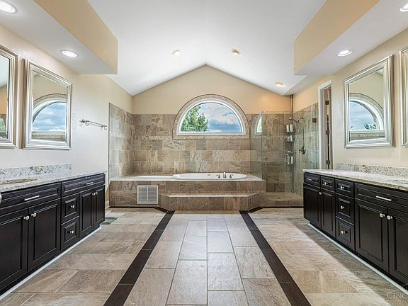 3rd image of 4462 Brighton Ln